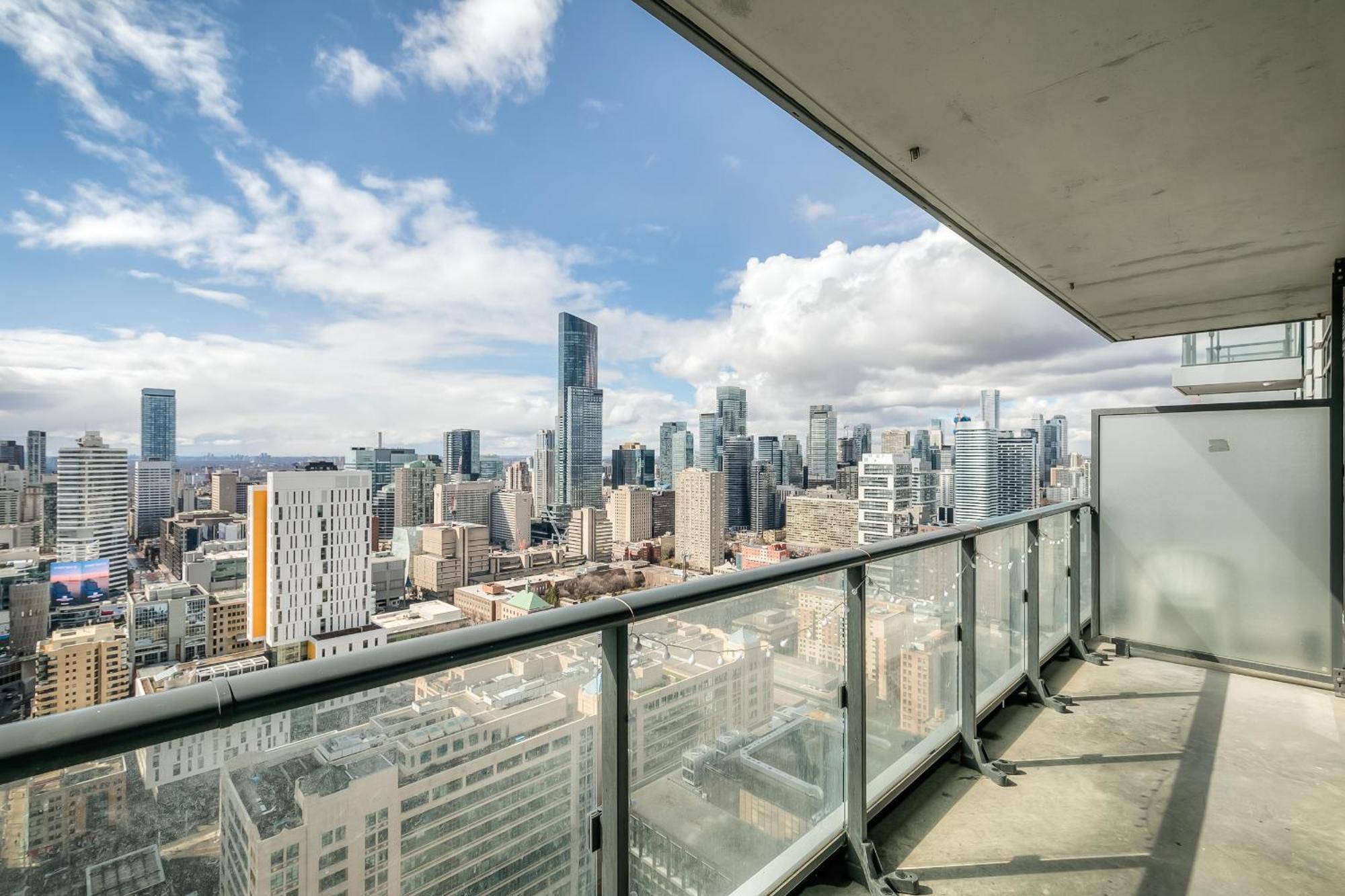Panorama Suites Downtown Toronto Esterno foto