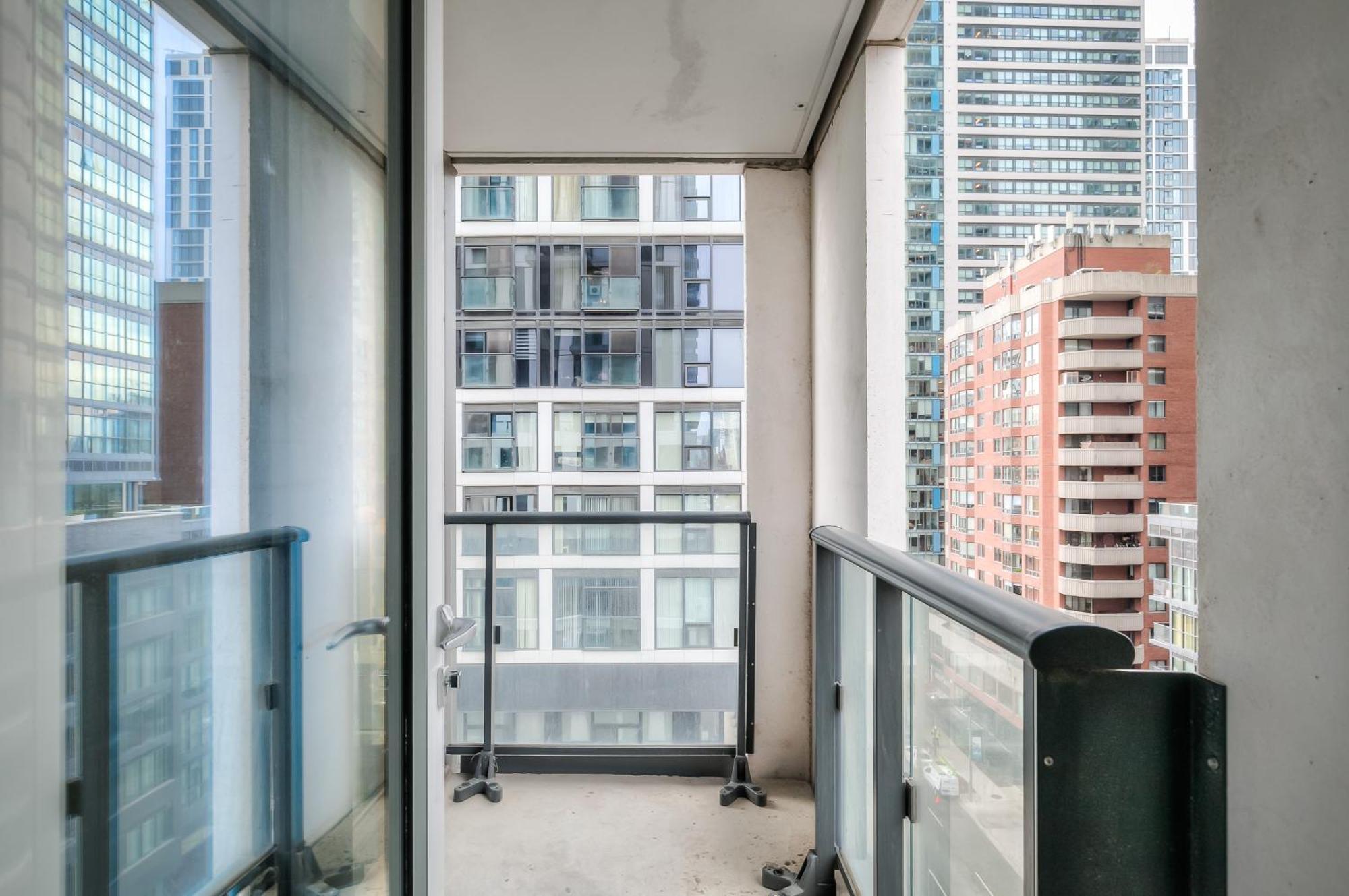Panorama Suites Downtown Toronto Esterno foto